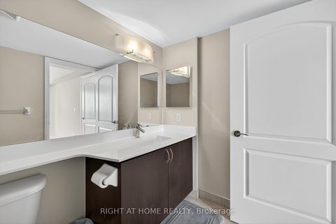 Photo 18 at 803 - 20 North Park Road, Beverley Glen, Vaughan Photo 18 at 803 - 20 North Park Road, Beverley Glen, Vaughan