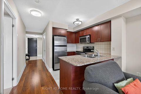 Photo 20 at 803 - 20 North Park Road, Beverley Glen, Vaughan Photo 20 at 803 - 20 North Park Road, Beverley Glen, Vaughan