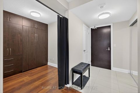 Photo 21 at 803 - 20 North Park Road, Beverley Glen, Vaughan Photo 21 at 803 - 20 North Park Road, Beverley Glen, Vaughan