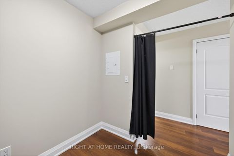 Photo 23 at 803 - 20 North Park Road, Beverley Glen, Vaughan Photo 23 at 803 - 20 North Park Road, Beverley Glen, Vaughan