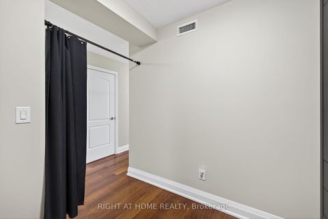 Photo 25 at 803 - 20 North Park Road, Beverley Glen, Vaughan Photo 25 at 803 - 20 North Park Road, Beverley Glen, Vaughan