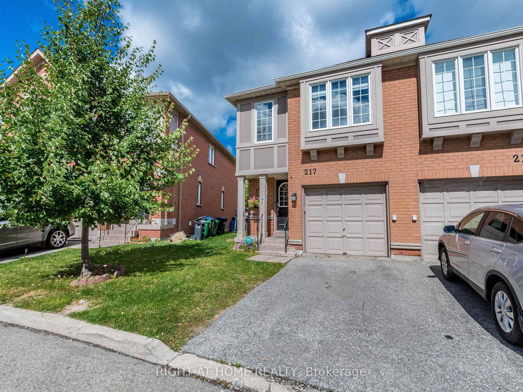 217 - 5030 Heatherleigh Avenue, East Credit, Mississauga by Loree Meneguzzi Real Estate 217 - 5030 Heatherleigh Avenue, East Credit, Mississauga