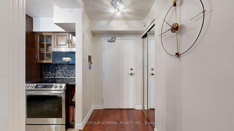 Photo 2 at 201 - 633 Bay Street, Bay Street Corridor, Toronto