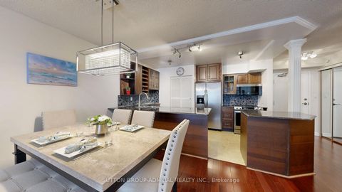 Photo 11 at 201 - 633 Bay Street, Bay Street Corridor, Toronto