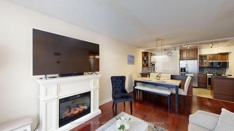 Photo 14 at 201 - 633 Bay Street, Bay Street Corridor, Toronto