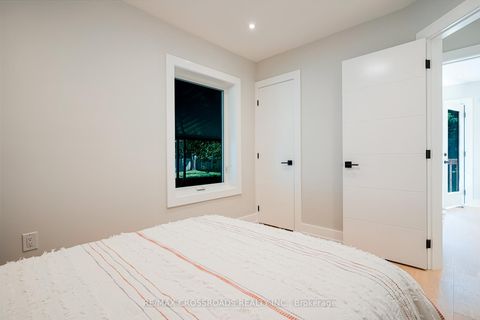 Photo 14 at 21 Karnwood Drive, Birchmount, Toronto