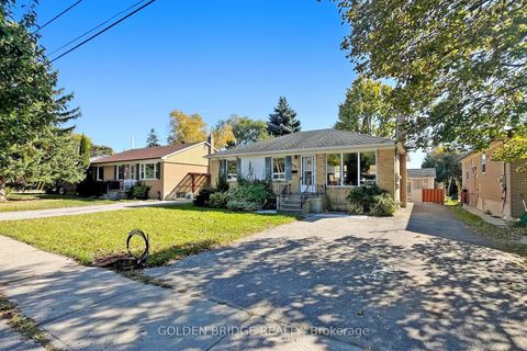 Photo 1 at 438 Centre Street E, Crosby, Richmond Hill
