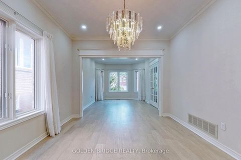 Photo 4 at 150 Larratt Lane, Westbrook, Richmond Hill Photo 4 at 150 Larratt Lane, Westbrook, Richmond Hill