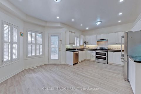 Photo 5 at 150 Larratt Lane, Westbrook, Richmond Hill Photo 5 at 150 Larratt Lane, Westbrook, Richmond Hill