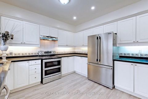 Photo 7 at 150 Larratt Lane, Westbrook, Richmond Hill Photo 7 at 150 Larratt Lane, Westbrook, Richmond Hill