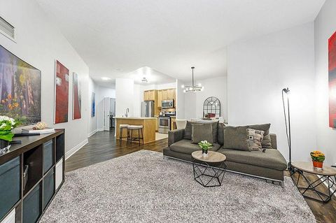 Photo 2 at 114 - 25 Earlington Avenue, Kingsway South, Toronto