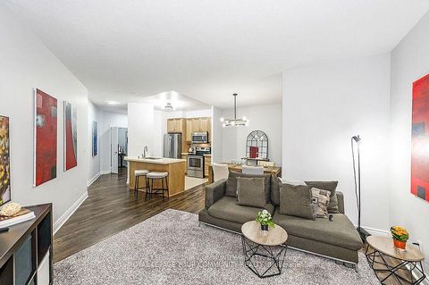 Photo 12 at 114 - 25 Earlington Avenue, Kingsway South, Toronto