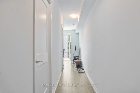 Photo 4 at 4021 - 28 Widmer Street, Waterfront Communities C1, Toronto