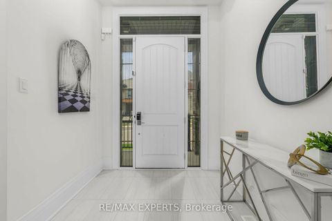 Photo 4 at 17 Kinburn Crescent, Vellore Village, Vaughan