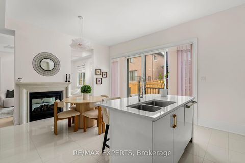 Photo 21 at 17 Kinburn Crescent, Vellore Village, Vaughan