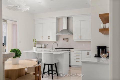 Photo 24 at 17 Kinburn Crescent, Vellore Village, Vaughan