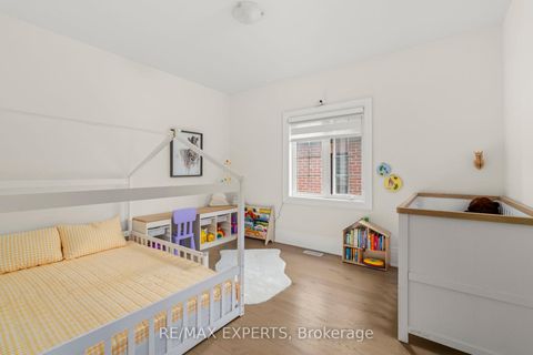 Photo 36 at 17 Kinburn Crescent, Vellore Village, Vaughan