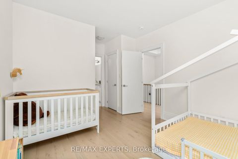Photo 37 at 17 Kinburn Crescent, Vellore Village, Vaughan