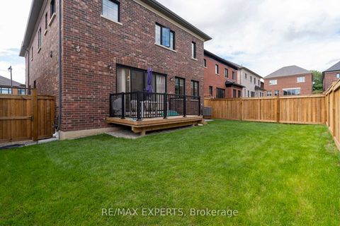 Photo 46 at 17 Kinburn Crescent, Vellore Village, Vaughan
