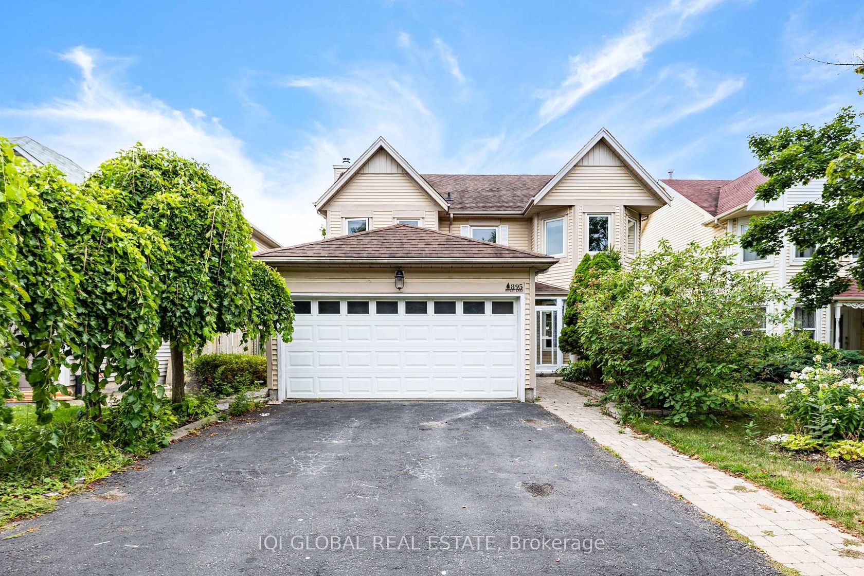 895 Ripley Crescent, Pinecrest, Oshawa photo number 2