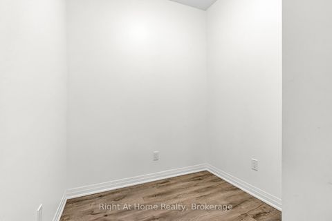 Photo 13 at 419 - 50 Kaitting Trail, GO Glenorchy, Oakville