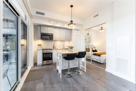 Photo 10 at 413 - 270 Dufferin Street, South Parkdale, Toronto