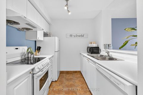 Photo 12 at 613 - 1 Lee Centre Drive, Woburn, Toronto