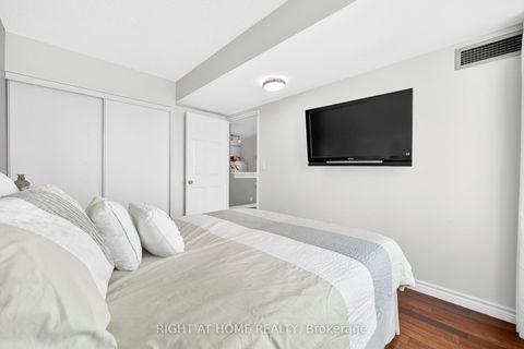 Photo 19 at 613 - 1 Lee Centre Drive, Woburn, Toronto