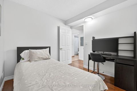 Photo 22 at 613 - 1 Lee Centre Drive, Woburn, Toronto