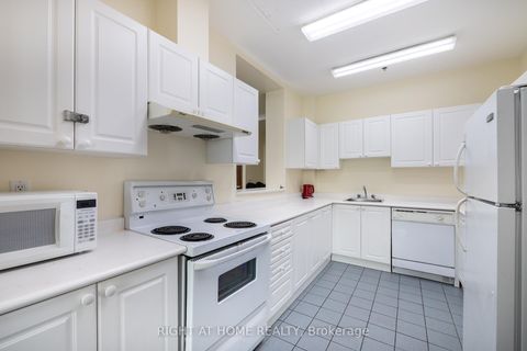 Photo 38 at 613 - 1 Lee Centre Drive, Woburn, Toronto