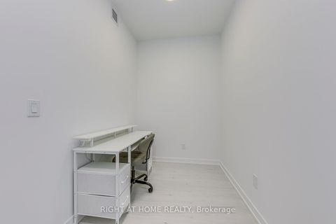 Photo 7 at 538 - 2501 Saw Whet Boulevard, GA Glen Abbey, Oakville