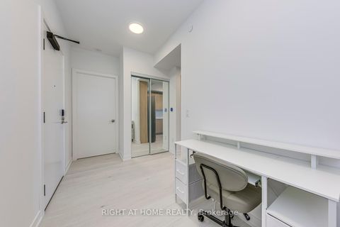 Photo 8 at 538 - 2501 Saw Whet Boulevard, GA Glen Abbey, Oakville