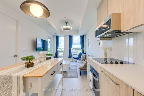 Photo 13 at 538 - 2501 Saw Whet Boulevard, GA Glen Abbey, Oakville