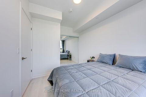 Photo 24 at 538 - 2501 Saw Whet Boulevard, GA Glen Abbey, Oakville