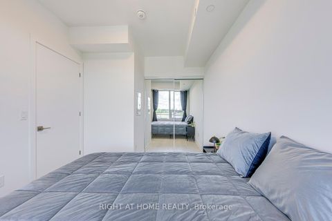 Photo 25 at 538 - 2501 Saw Whet Boulevard, GA Glen Abbey, Oakville