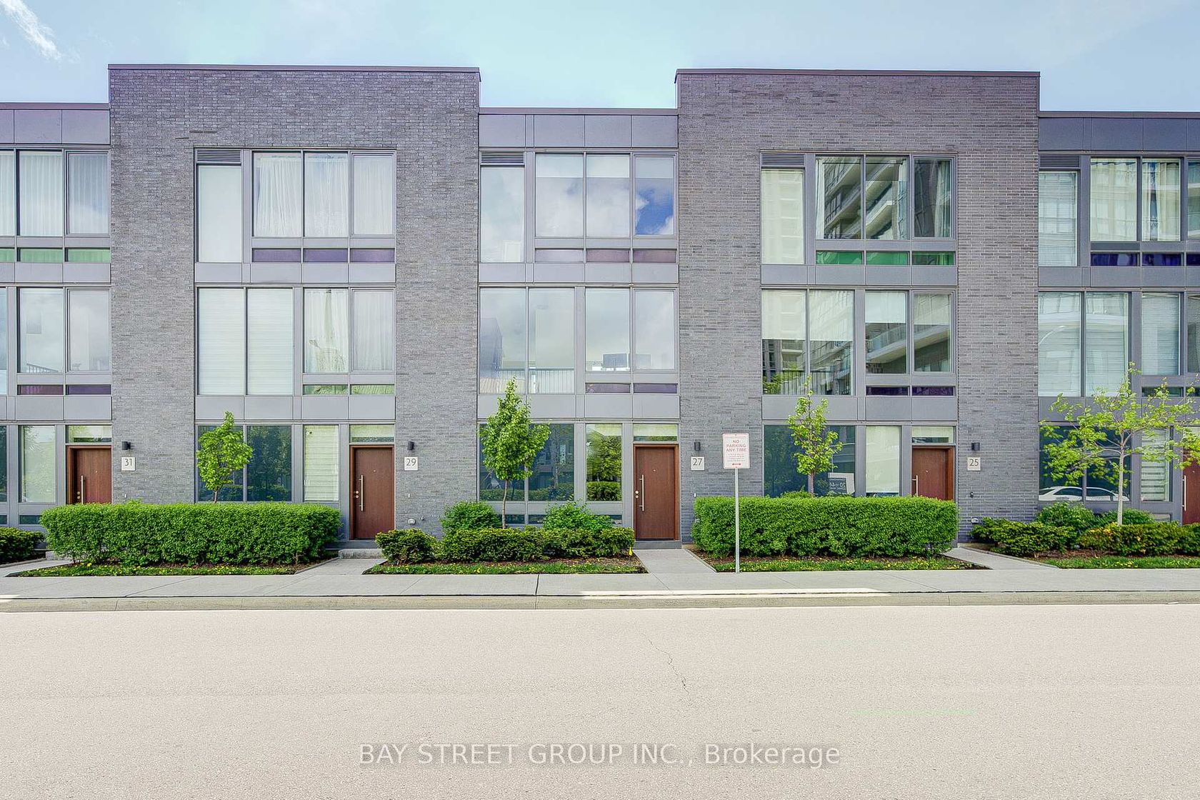 27 Sonic Way, Flemingdon Park, Toronto 