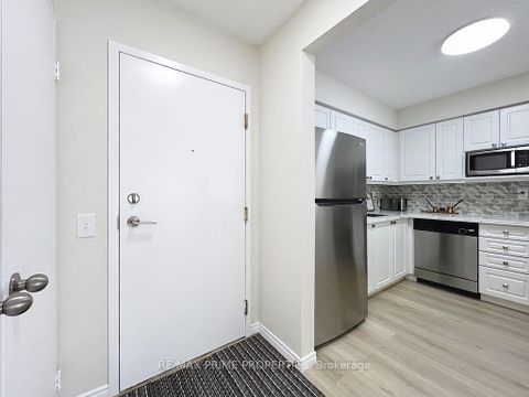 Photo 1 at 608 - 91 Townsgate Drive, Yorkhill, Vaughan