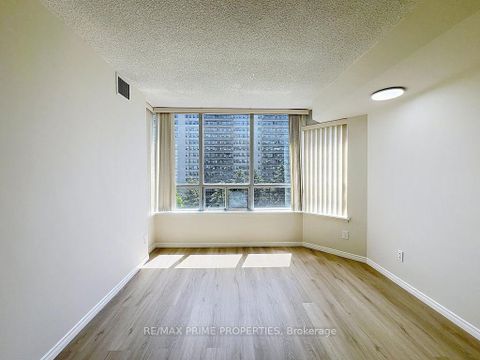 Photo 6 at 608 - 91 Townsgate Drive, Yorkhill, Vaughan