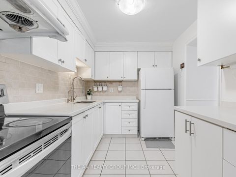 Photo 11 at 20 - 50 Bridletowne Circle, L'Amoreaux, Toronto