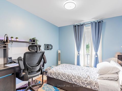 Photo 16 at 20 - 50 Bridletowne Circle, L'Amoreaux, Toronto