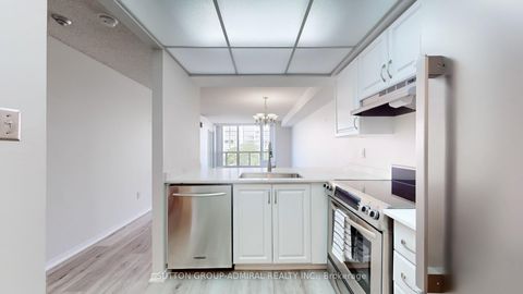 Photo 3 at 410 - 175 Cedar Avenue, Harding, Richmond Hill