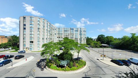 Photo 11 at 410 - 175 Cedar Avenue, Harding, Richmond Hill