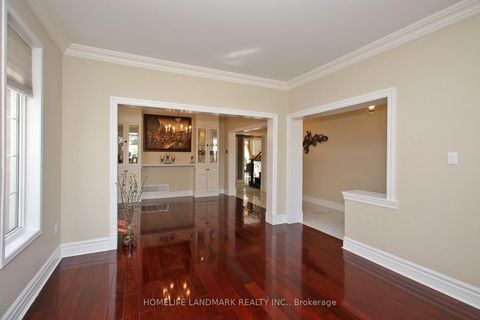 Photo 4 at 44 Skywood Drive, Jefferson, Richmond Hill