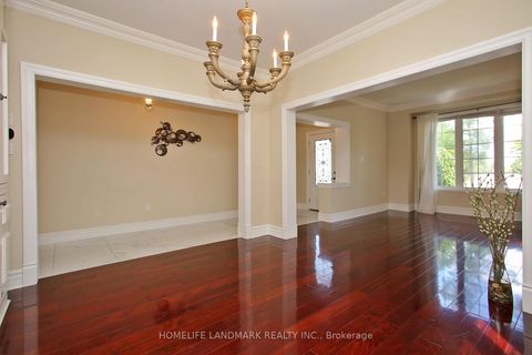 Photo 6 at 44 Skywood Drive, Jefferson, Richmond Hill