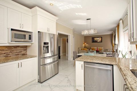 Photo 12 at 44 Skywood Drive, Jefferson, Richmond Hill