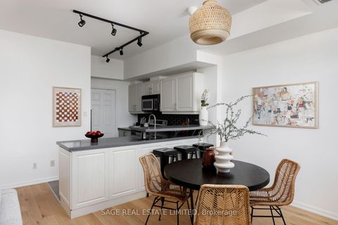 Photo 13 at 615 - 550 Front Street W, Waterfront Communities C1, Toronto