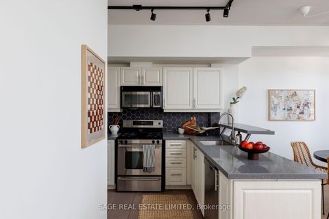 Photo 16 at 615 - 550 Front Street W, Waterfront Communities C1, Toronto