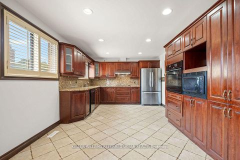 Photo 9 at 12 Eldorado Court, York University Heights, Toronto