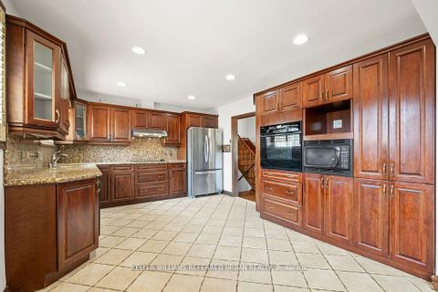 Photo 10 at 12 Eldorado Court, York University Heights, Toronto