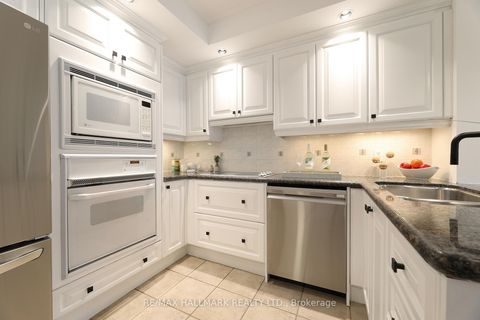 Photo 11 at 609 - 2727 Yonge Street, Lawrence Park South, Toronto